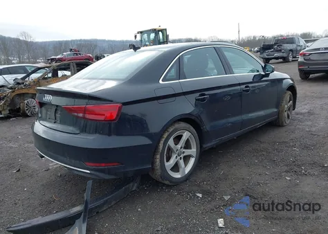 2019 Audi A3 40 Premium/40 Titanium Premium z USA, uszkodzony, nr VIN WAUAUGFF9K1009092